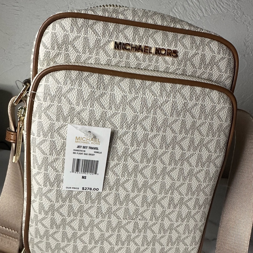 NWT Michael Kors Jet Set purse